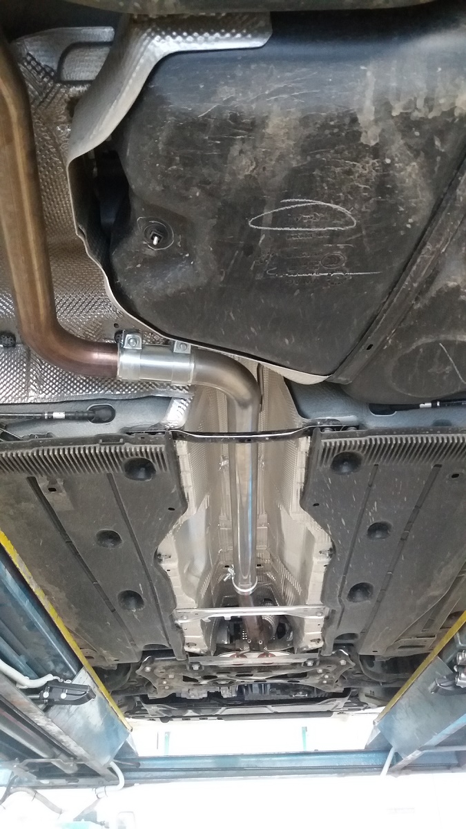 Skoda Octavia 3 RS 169 kW - výměna středního dílu za trubku nerez - 63,5 mm
